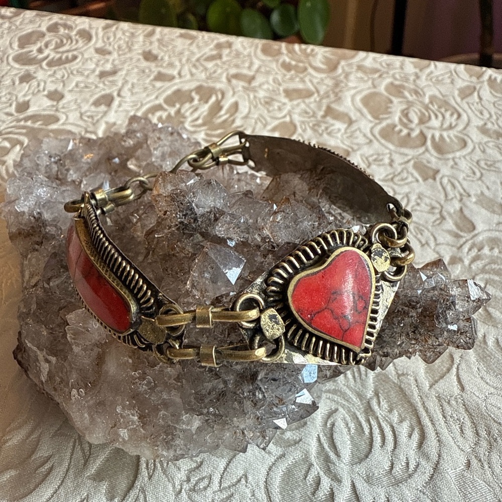 Boho Red Heart Bracelet – Synthetic Turquoise, Artisan-Style from Nepal